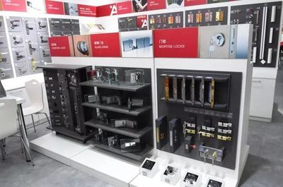 海福乐五金万兴专卖店重装开业，优质灯具点亮美好生活